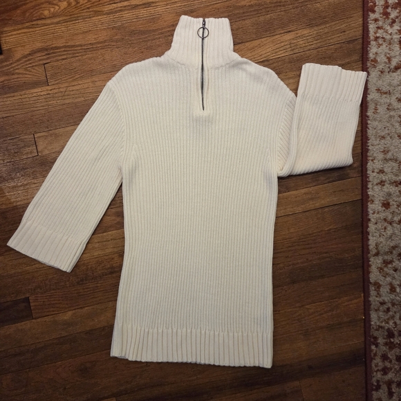 Divided H&M Sweater - Picture 8 of 9